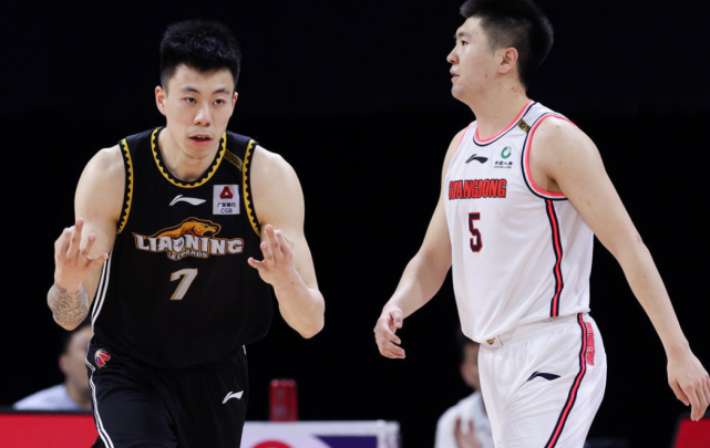 包含费城76人常规赛横扫本菲卡，苏炳添砍下25记关键球，全场沸腾的词条